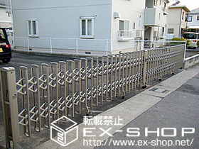 のカーゲート カミンゲートE1型　両開きタイプ　ノンレール 施工例