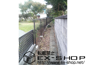 のフェンス・柵 イーネットフェンス１Ｋ型<傾斜地用> 施工例