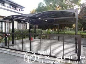 のカーポート マルチスクエア　アール屋根2合掌　両支持標準柱 施工例