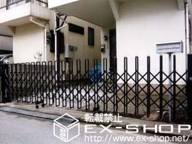 のカーゲート カミンゲートC1型 ノンレール 片開き 施工例