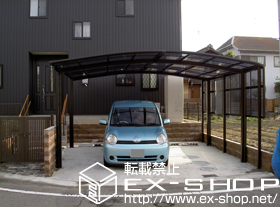 のカーポート カーブポートシグマ? ワイドタイプ 積雪〜20cm対応＋片側サイドパネル 2段（H500+H800） 施工例
