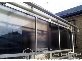 のバルコニー・ベランダ屋根 ヴェクター R型 単体 屋根タイプ 積雪〜20cm対応＋前面パネル＋側面パネル＋吊下げ式物干し 標準 2本入 施工例