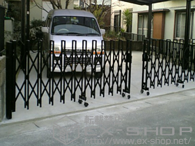 のカーゲート トリップゲート PB型 ノンレール 両開き 施工例