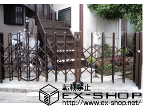 のカーゲート カミンゲートC1型  ノンレール 両開き 施工例