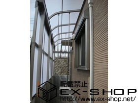 のテラス屋根 ライザーテラスII R型 単体 テラスタイプ 積雪〜20cm対応＋前面スクリーン 2段 施工例