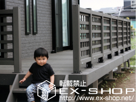 のウッドデッキ リウッドデッキII 標準 連棟タイプ＋リウッドデッキフェンス 1型[井桁格子]＋リウッドステップ 4型 Sタイプ（2段）×2セット 施工例