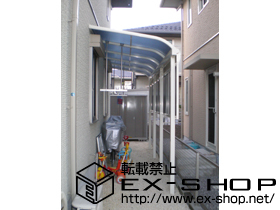 のバルコニー・ベランダ屋根 ヴェクターテラス R型 単体 テラスタイプ 積雪〜20cm対応＋前面パネル＋吊下げ物干し ロング 2本入 施工例