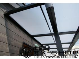 のバルコニー・ベランダ屋根 ライザーテラスII F型 単体 屋根タイプ 積雪〜20cm対応＋壁付け物干し 標準 2本入 施工例