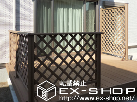 のウッドデッキ リコステージII 単体＋デッキフェンス フラットラチス（粗目）＋ウッドパーティション（密目） 施工例