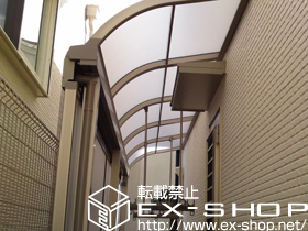 のテラス屋根 ライザーテラス? R型 テラスタイプ 積雪〜20cm対応＋前面スクリーン 一段仕様 施工例