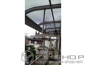 のバルコニー・ベランダ屋根 プレシオステラスR型 屋根タイプ 連棟 積雪〜20cm対応 施工例