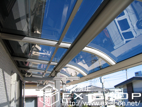 のバルコニー・ベランダ屋根 プレシオステラス R型 屋根タイプ 連棟 積雪〜20cm対応＋吊り下げ物干し　標準　2本入 施工例