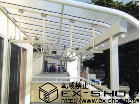 のバルコニー・ベランダ屋根 ヴェクターテラス R型 単体 屋根タイプ 張り出しあり 積雪〜50cm対応＋吊り下げ物干し 標準 2本入×2セット 施工例