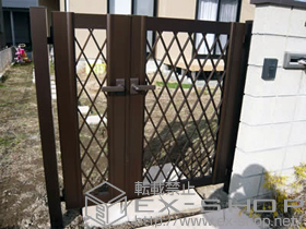 の門扉 エクスライン門扉4型 親子開き 門柱使用 施工例