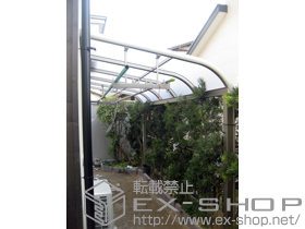 のテラス屋根 パワーアルファ RB型 テラスタイプ 単体　積雪〜30cm対応＋吊り下げ物干し　標準　ショート　2本入 施工例