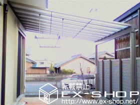 のテラス屋根 ライザーテラスII F型 テラスタイプ 単体　積雪〜20cm対応＋吊り下げ物干し　ワイド　2本入 施工例