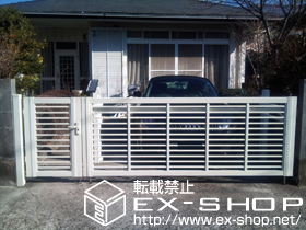 のカーゲート オーバードアR1型 電動式 ソーラー仕様＋開戸セット 1型 施工例