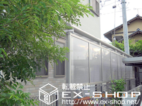 のテラス屋根 ヴェクター R型 連棟 テラスタイプ 積雪〜20cm対応＋前面パネル 1段仕様 施工例