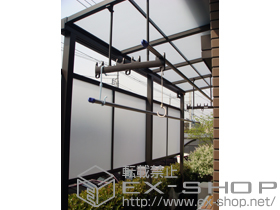 のテラス屋根 ライザーテラスII  F型 テラスタイプ 単体 積雪〜20cm対応＋前面スクリーン1段 施工例