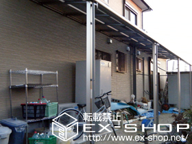 のテラス屋根 プレシオステラス R型 テラスタイプ 連棟 積雪〜20cm対応＋吊下げ式物干し ロング 2本入り 施工例