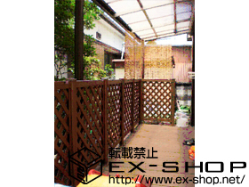 のウッドデッキ リウッドデッキII  単体＋システムデッキフェンス1型 ラチス格子 施工例