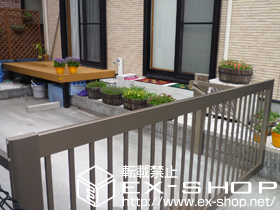 のカーゲート スウィングアップゲート 縦格子型 手動式 施工例