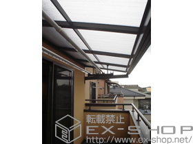 のバルコニー・ベランダ屋根 ライザーテラスII   F型 ルーフタイプ 単体　積雪〜20cm対応＋吊り下げ物干（ショート2本入） 施工例