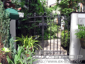 の門扉 トラディシオン門扉2型 両開き 門柱使用タイプ 施工例