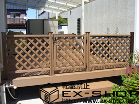 のウッドデッキ リコステージII 単体+リードデッキ部材+ウッドパーティション フラットラチス（密目） 施工例