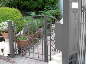 の門扉 コラゾン1型 両開き 親子仕様[門柱仕様] 施工例