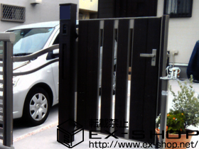 の門扉 ライフモダンII SA型 複合色 片開き 機能門柱使用 施工例