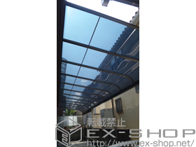 のテラス屋根 ライザーテラスII R型 テラスタイプ 連棟 積雪〜20cm対応＋前面スクリーン 1段 1.5間分＋前面スクリーン・ふさぎ材 施工例