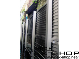 のフェンス・柵 プリレオR9型フェンス　多段柱仕様[フリーポール] 施工例