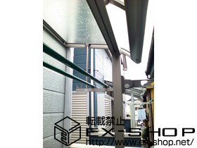 のバルコニー・ベランダ屋根 ヴェクターテラス R型 屋根タイプ 単体　積雪〜20cm対応＋吊り下げ物干し 標準　2本＋水平式　物干し テラス柱用　2本 施工例