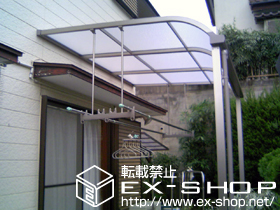 のテラス屋根 ライザーテラスII R型 テラスタイプ 単体 積雪〜20cm対応＋吊り下げ物干し 標準 標準タイプ 2本入り 施工例