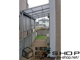 のテラス屋根 ライザーテラスII F型 単体 テラスタイプ 積雪〜20cm対応＋前面スクリーン 1段仕様＋吊下げ物干し ワイド3本入 施工例