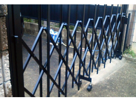 のカーゲート トリップゲート PA型 ノンレール 片開き 施工例