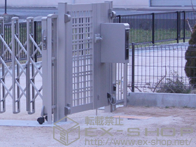 の門扉 エクスライン門扉15型 両開き親子（機能子扉） 門柱仕様 施工例