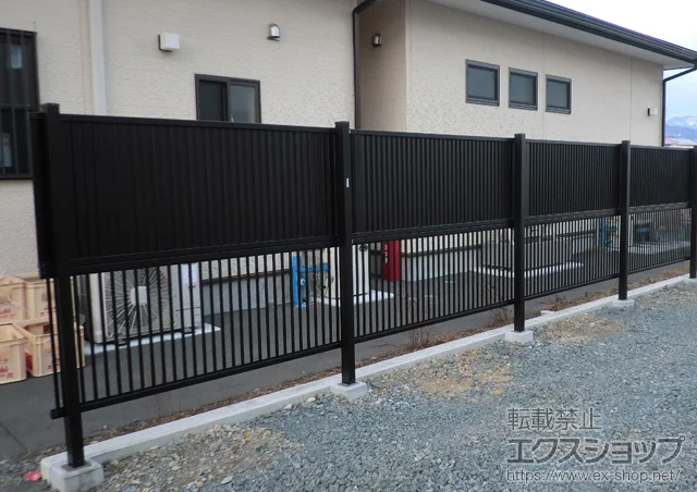 LIXIL リクシル(TOEX)のフェンス プリレオ(上段)R6型・(下段)R2型フェンス 多段柱施工 施工例
