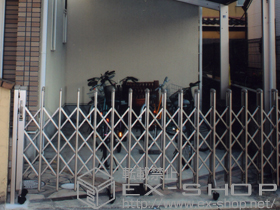 のカーゲート レイオス1型 ノンレール 片開き 施工例