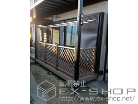 のウッドデッキ リコステージII 単体＋ウッドパーティション+開き戸 施工例