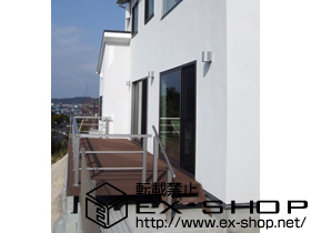 のウッドデッキ リウッドデッキ 200 連棟＋リウッドステップ4型　Sタイプ(2段)＋シンプルモダンデッキフェンス2型＋シンプルモダンデッキフェンス2型　ステップ補助用 施工例