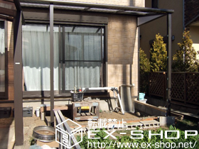 のテラス屋根 ライザーテラスII F型 テラスタイプ 単体 積雪〜20cm対応＋側面ランマパネル 施工例