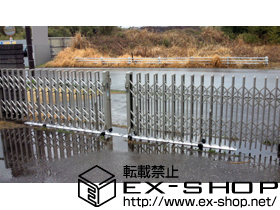 のカーゲート レイオス3型(ペットガード) ガイドレール 両開き 施工例