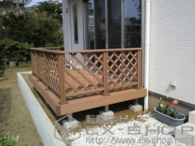 のウッドデッキ リコステージII 単体+デッキフェンス+ステップ2段　ソフトブラウン 施工例