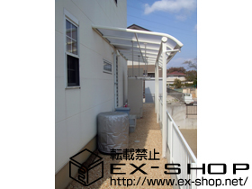 のテラス屋根 ヴェクターテラス R型 テラスタイプ 連棟　積雪〜20cm対応＋吊り下げ物干し　標準　2本入 施工例