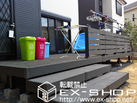 のウッドデッキ リウッドデッキ200 出幅違い連棟+段床セット 正面タイプ 2段+リウッドデッキフェンス3型 横スリット 施工例