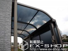 のテラス屋根 ライザーテラス? R型 テラスタイプ 積雪〜20?+前面スクリーン1段+壁付け物干し  ロング 2本入 施工例