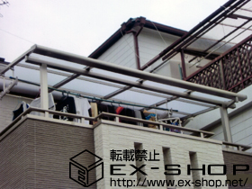 のバルコニー・ベランダ屋根 ライザーテラスII F型 屋根タイプ 単体　積雪〜20cm対応+吊り下げ物干し　標準　2本入 施工例