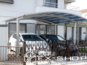 のカーポート プレシオスポート ワイド　積雪〜20cm対応＋収納式物干しセット2型　2本入り 施工例